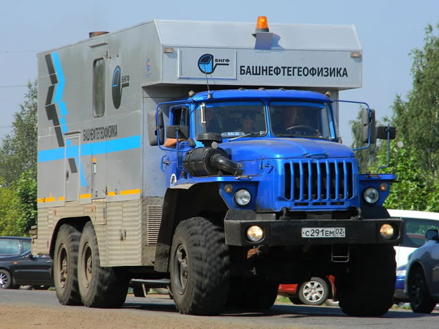 Мониторинг автомобилей с геологическим оборудованием 0